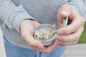 France’s nicotine pouch ban reflects rising anti-tobacco leadership at key moment for EU